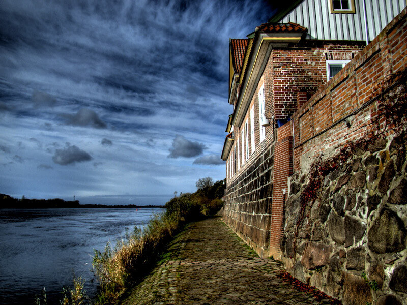 Elbufer an der Elbe in Lauenburg/Elbe