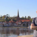 Vor der Skyline von Lauenburg/Elbe